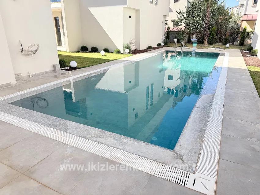 Для продажи Вилла 3+1 в Mersin Alanı Seferihisar Ürkmez - 200 m²