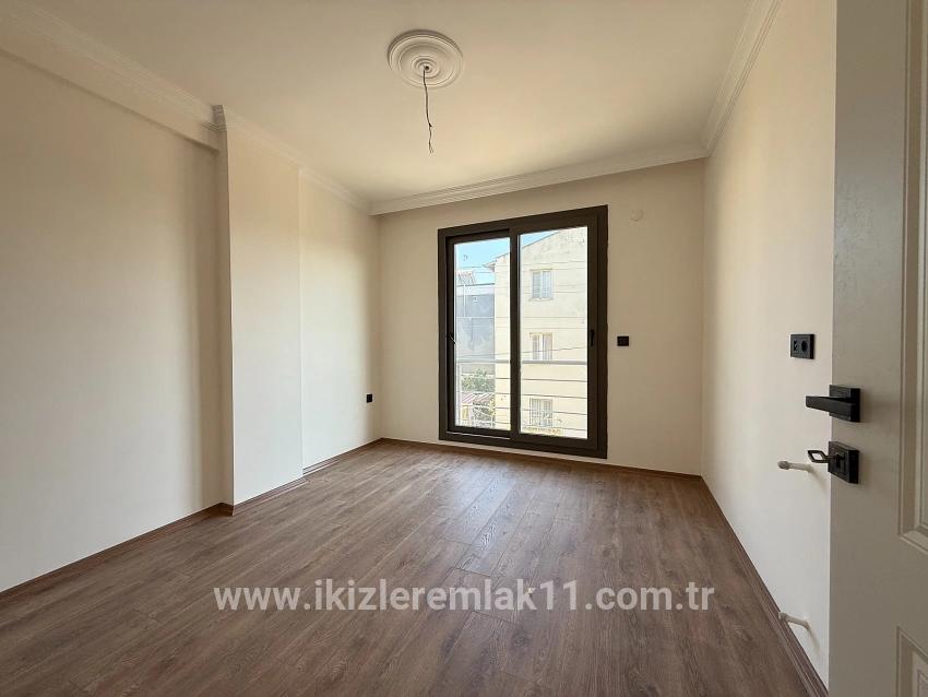 Для продажи Вилла 3+1 в Cumhuriyet Seferihisar Doğanbey - 180 m²
