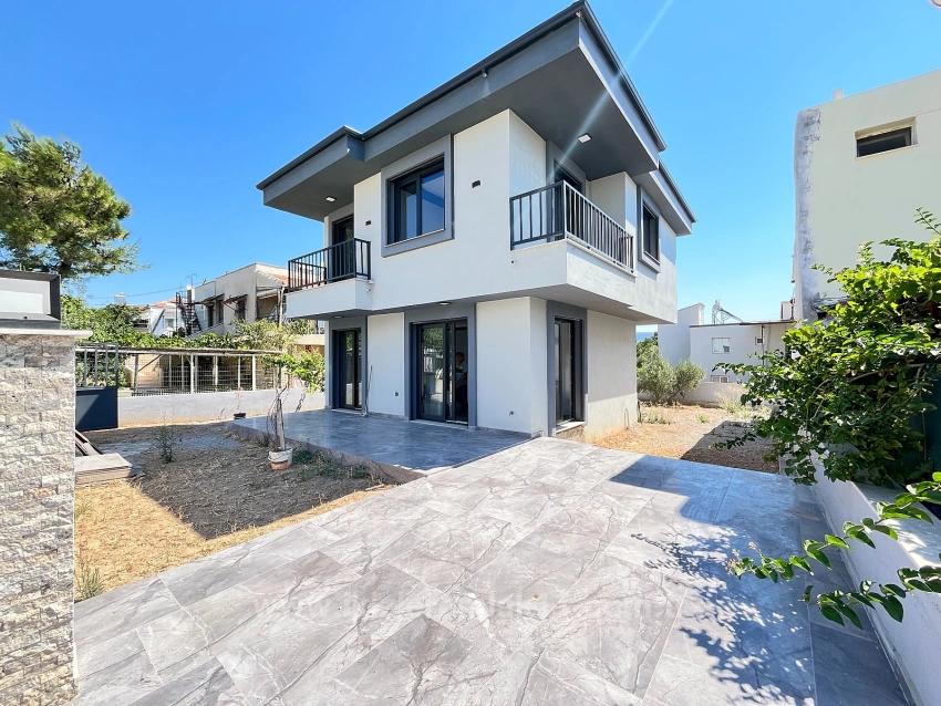 Отдельная Вилла 3+1 С Родительской Спальней В Саду Площадью 390 М2 На Продажу В Сеферихисаре, Доганбей