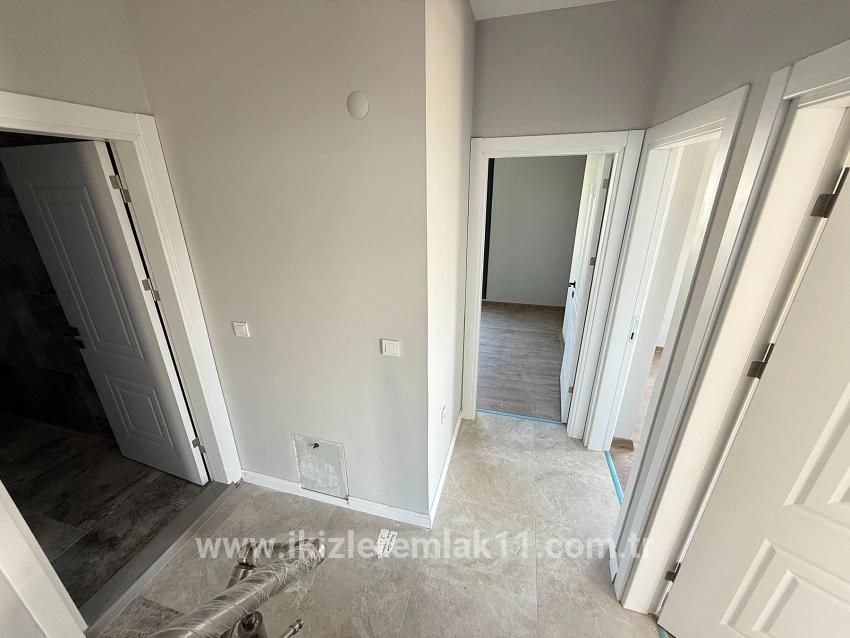 Для продажи Семейный дом 3+1 в Cumhuriyet Seferihisar Doğanbey - 170 m²