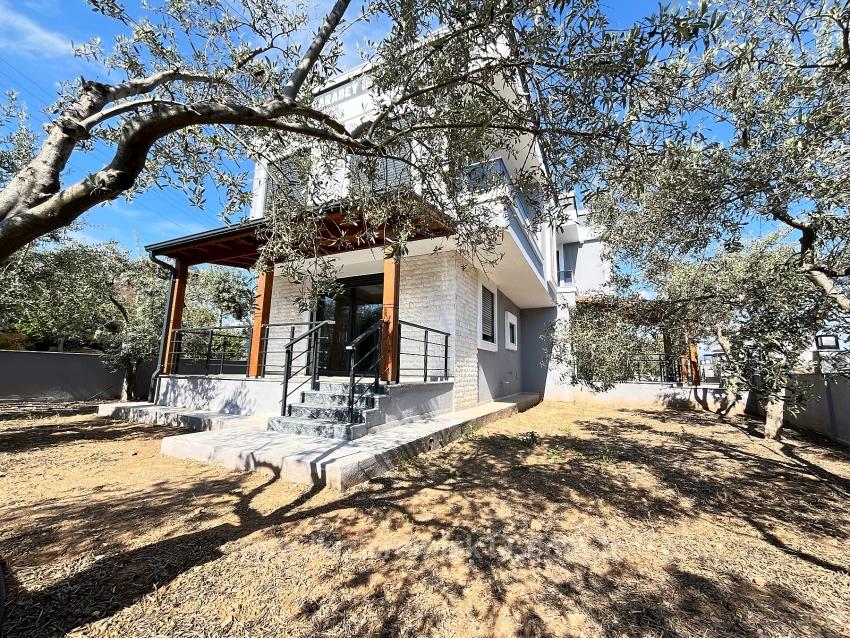 Совершенно Новая Отдельная Вилла 3+1 С Большим Садом На Продажу В Сеферихисаре Доганбей