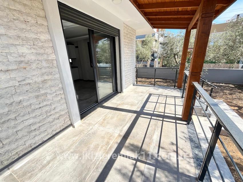 Для продажи Вилла 3+1 в Cumhuriyet Seferihisar Doğanbey - 180 m²