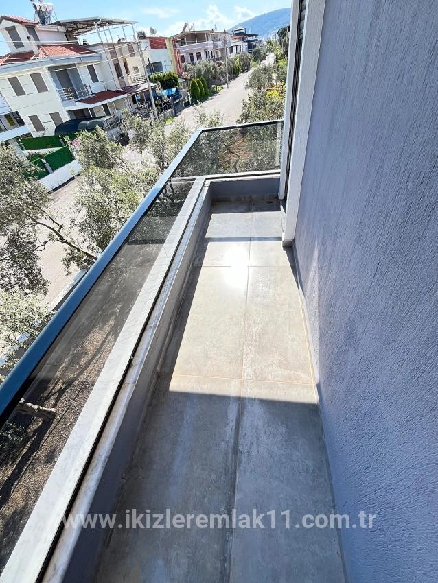 Для продажи Вилла 3+1 в Cumhuriyet Seferihisar Doğanbey - 180 m²