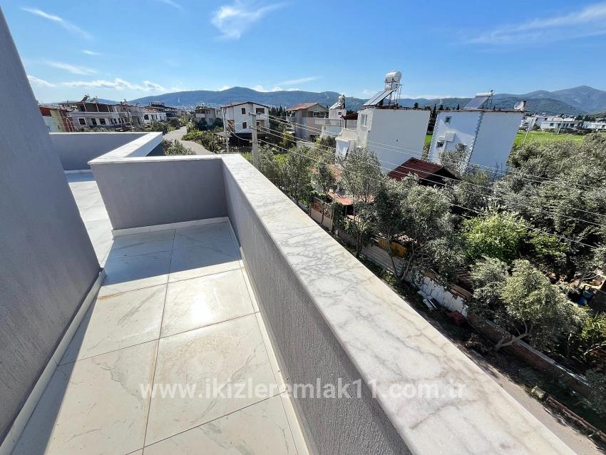 Для продажи Вилла 3+1 в Cumhuriyet Seferihisar Doğanbey - 180 m²