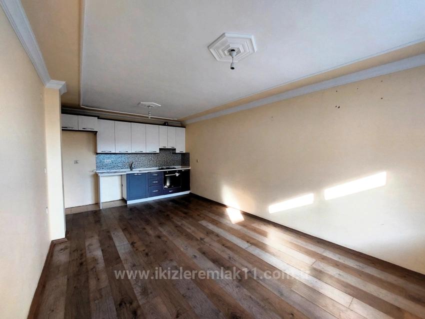 Квартира 2+1 На Среднем Этаже На Продажу В Центре Сеферихисар-Юркмез