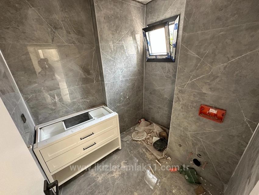 Двухуровневая Вилла 3+1 С Новым Садом На Продажу В Центре Сеферихисар-Юркмез