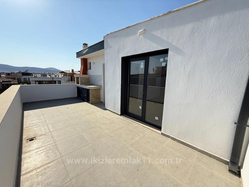 Вилла 3+1 С Новым Садом На Продажу В Сеферихисаре Доганбей, Недалеко От Моря