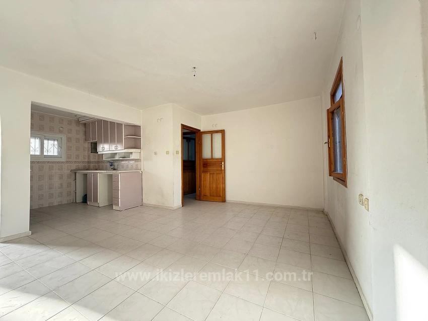 Квартира 1+1 На Продажу В 200 Метрах От Моря В Сеферихисар-Юркмез