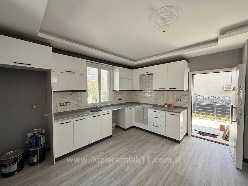 Для продажи Вилла 3+1 в Cumhuriyet Seferihisar Doğanbey - 300 m²