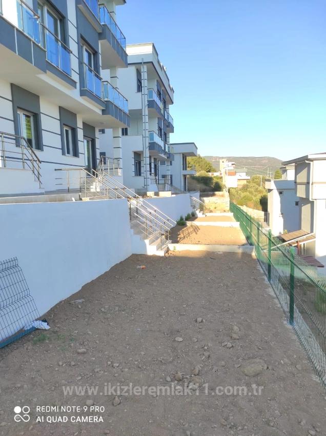 Для продажи Вилла 4+2 в Cumhuriyet Seferihisar Doğanbey - 195 m²