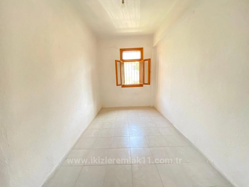 Продается 1+1 Со Стороны Моря В Сеферихисар-Юркмез. Квартира 85 М2