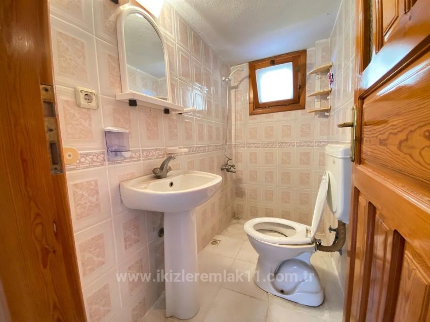 Продается 1+1 Со Стороны Моря В Сеферихисар-Юркмез. Квартира 85 М2