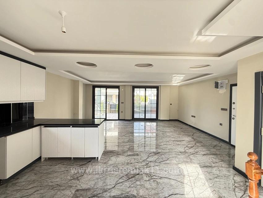 Совершенно Новая Роскошная Отдельная Вилла С Бассейном На Продажу В Сеферихисаре Доганбей