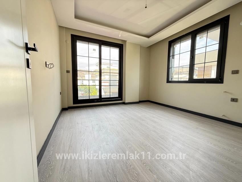 Для продажи Вилла 3+1 в Cumhuriyet Seferihisar Doğanbey - 290 m²