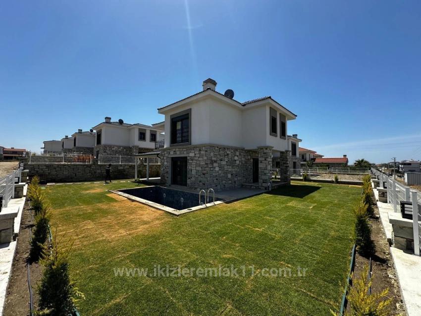 Вилла 4+1 С Собственным Бассейном И Роскошным Камином На Продажу В Сеферихисаре Акарджа