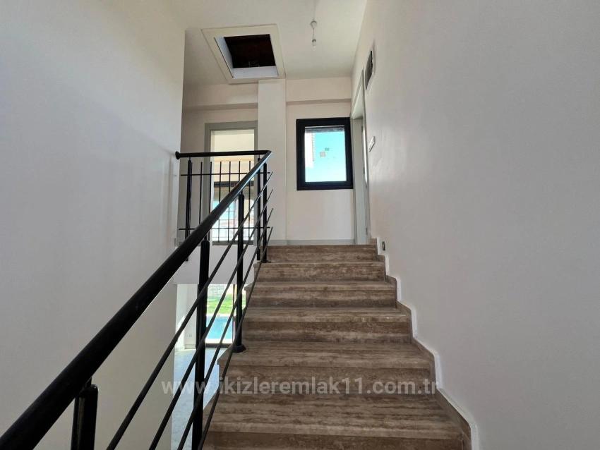 Вилла 4+1 С Собственным Бассейном И Роскошным Камином На Продажу В Сеферихисаре Акарджа