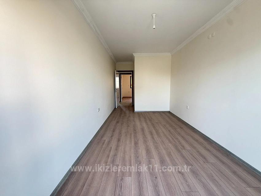 Продается Новая Двухэтажная Вилла/Летний Дом С 3 Спальнями И 1 Ванной Комнатой В Доганбее, Сеферихисар.