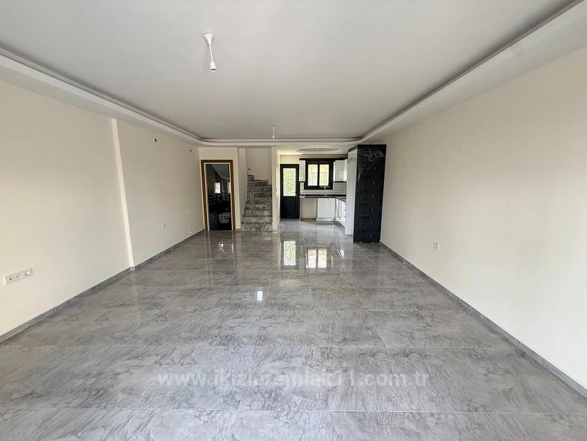 Продается Новая Двухэтажная Вилла/Летний Дом С 3 Спальнями И 1 Ванной Комнатой В Доганбее, Сеферихисар.