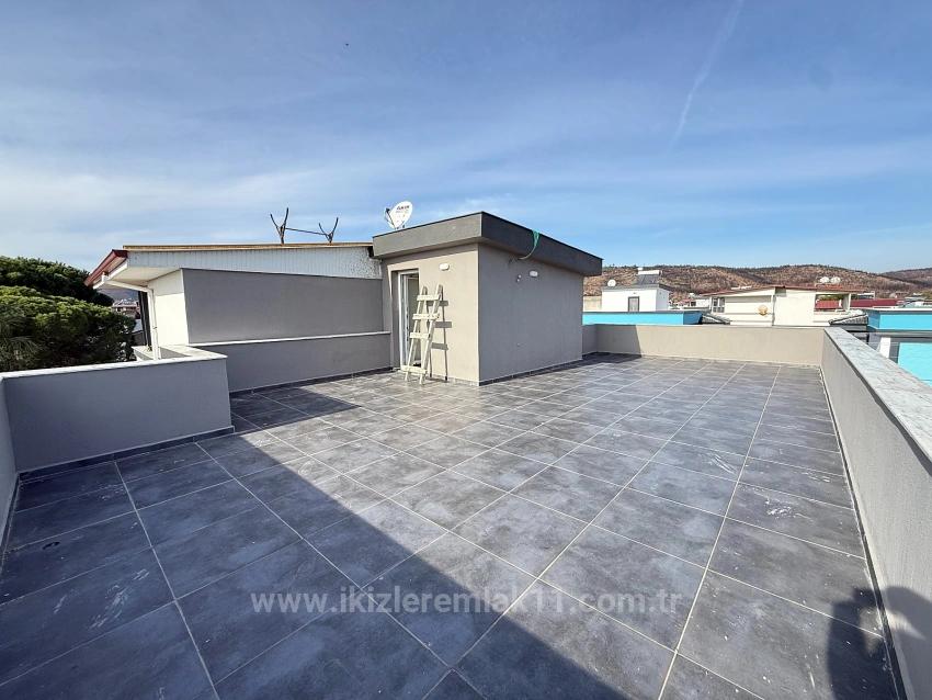 В Доганбее, Сеферихисар, Продается Совершенно Новая Отдельно Стоящая Вилла С 3 Спальнями, 1 Ванной Комнатой И Садом.