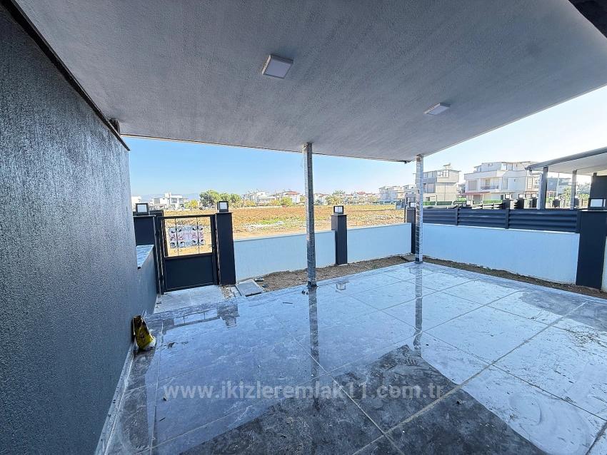 Продается Новый Двухэтажный Летний Домик С Садом (2 Спальни, 1 Ванная Комната) В Районе Доганбей, Сеферихисар.