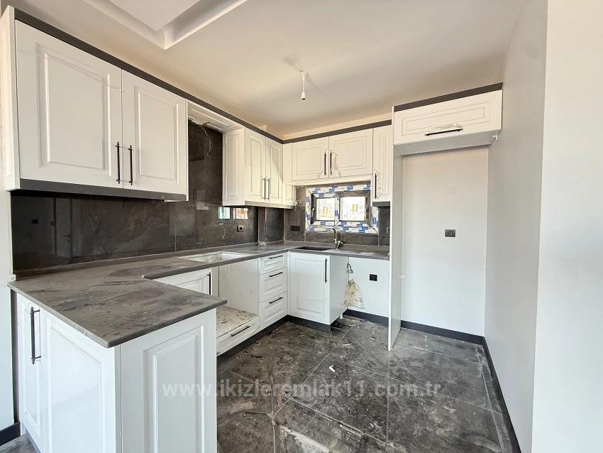 Продается Новый Двухэтажный Летний Домик С Садом (2 Спальни, 1 Ванная Комната) В Районе Доганбей, Сеферихисар.