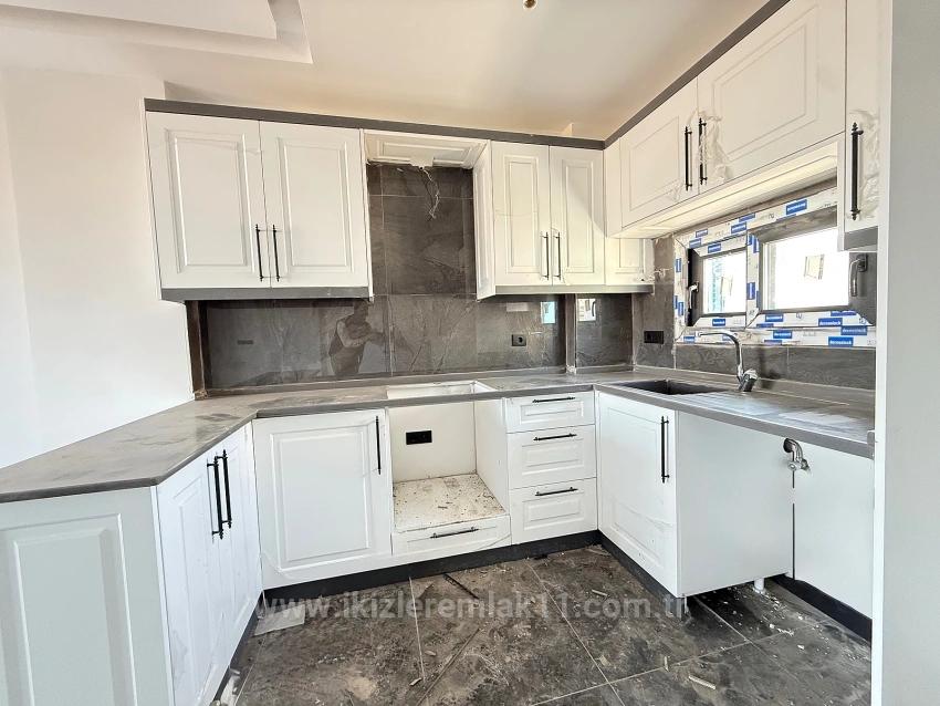 Продается Новый Двухэтажный Летний Домик С Садом (2 Спальни, 1 Ванная Комната) В Районе Доганбей, Сеферихисар.