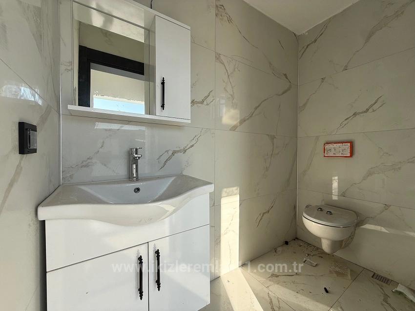 Продается Новый Двухэтажный Летний Домик С Садом (2 Спальни, 1 Ванная Комната) В Районе Доганбей, Сеферихисар.