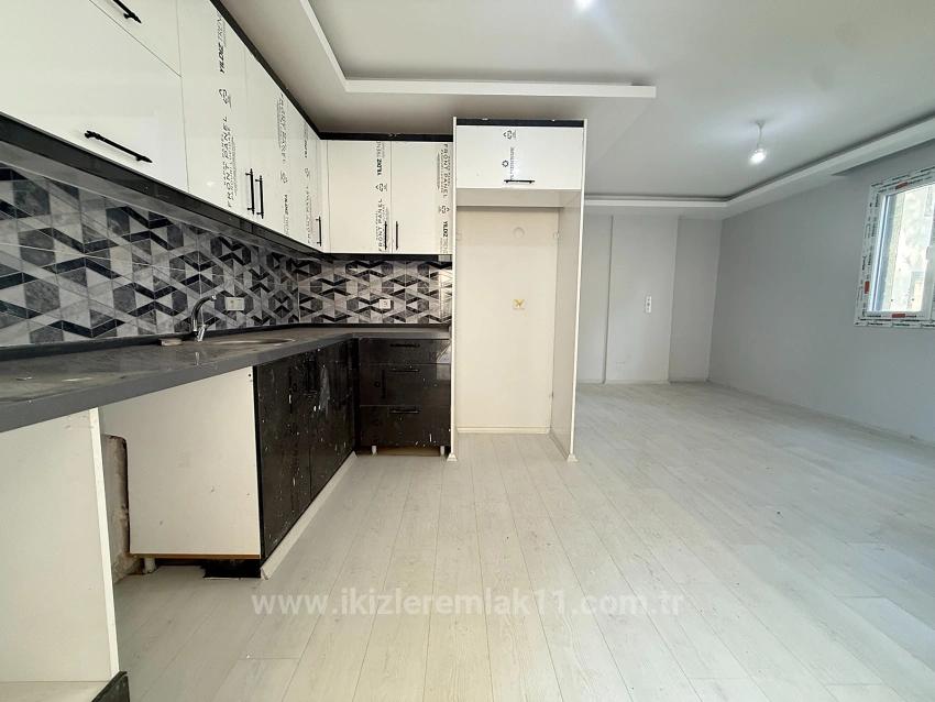 Продается Новый Двухэтажный Летний Домик С Садом (2 Спальни, 1 Ванная Комната) В Паямлы, Сеферихисар.