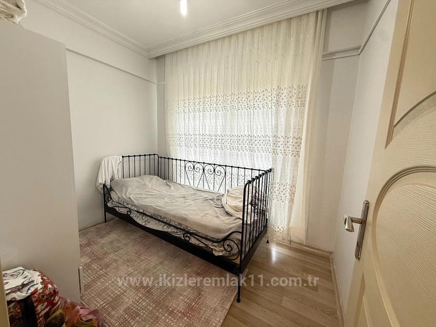Для продажи Семейный дом 5+1 в Cumhuriyet Seferihisar Doğanbey - 200 m²