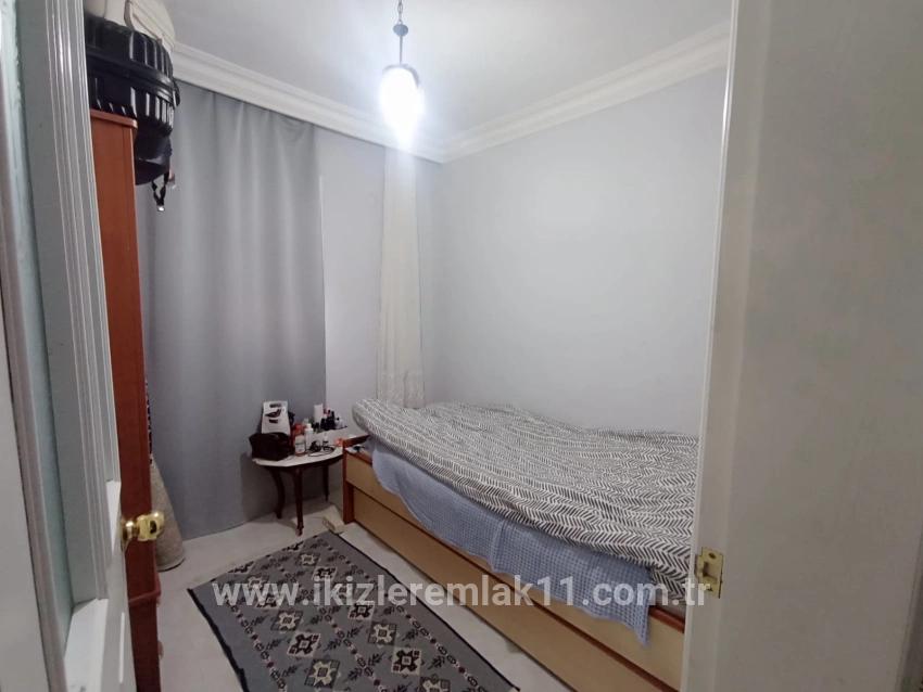 Для продажи Семейный дом 6+1 в Cumhuriyet Seferihisar Doğanbey - 200 m²