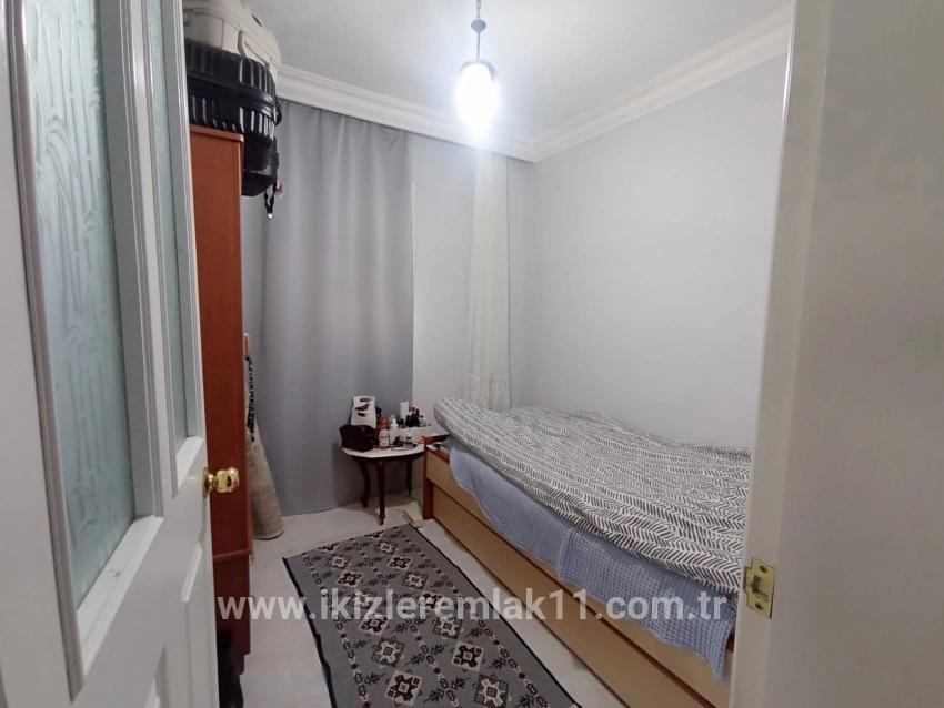 Для продажи Семейный дом 6+1 в Cumhuriyet Seferihisar Doğanbey - 200 m²