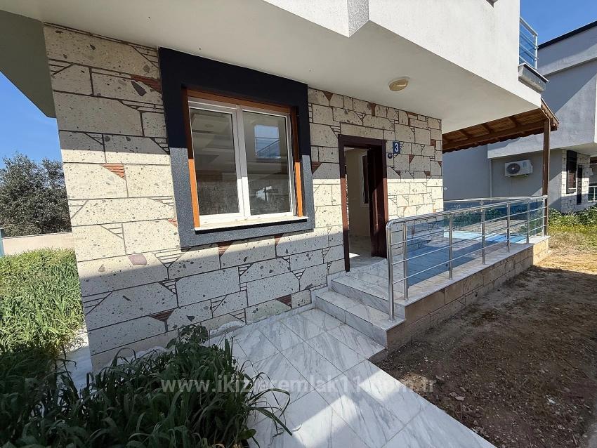 В Сеферихисаре Doğanbey Продается Отдельный Широкий Садовый 3+1 Вилла