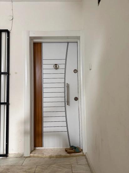 Квартира 2+1 На Продажу На Среднем Этаже В Центре Юрмез, Чеферихисар