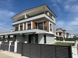 Для продажи Вилла 3+1 в Cumhuriyet Seferihisar Doğanbey - 180 m²