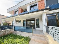 Для Продажи Вилла 3+1 в Cumhuriyet Seferihisar Doğanbey - 170 m²