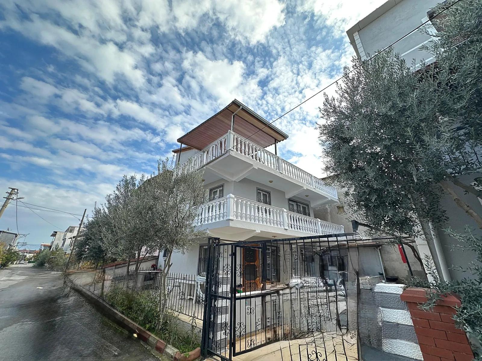 Seferihisar Doğanbey'de Satılık 4+1 Denize 500M Villa