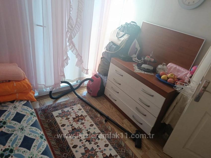 Seferihisar Ürkmez Merkez’de Satılık 2 + 1 Ara Kat Daire