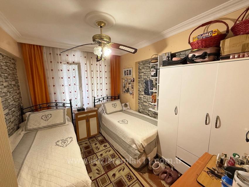 Seferihisar Ürkmez Merkez'de Satılık 2+1 Daire 80M2 Denize 200M