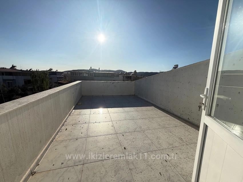 Doğanbey'de Denize Yakın Satılık Bahceli 3+1 Villa