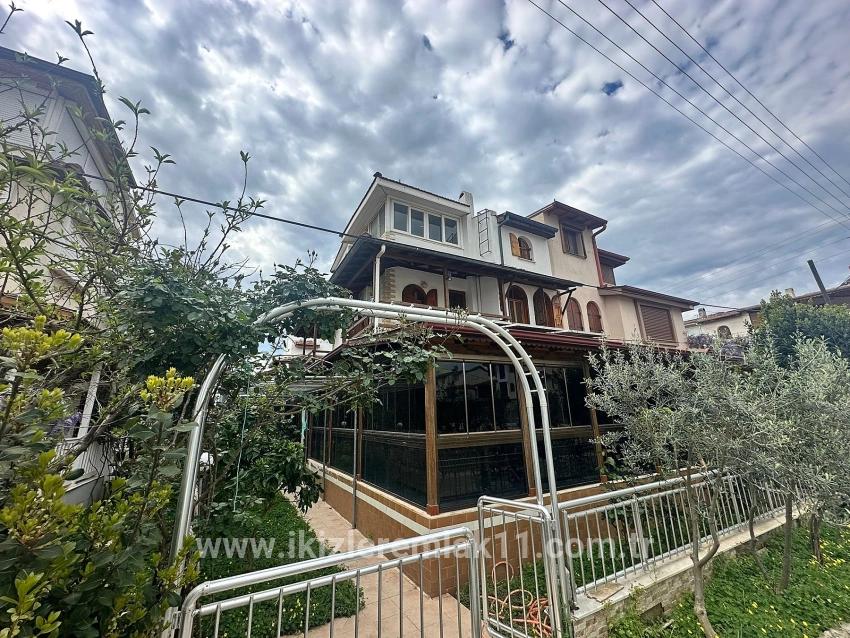 Seferihisar Doğanbey Cumhuriyet Mah. Satılık 3+1 Yazlık - 160 m²