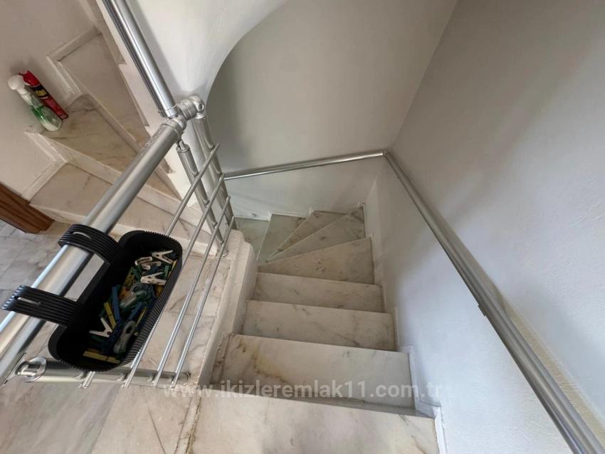 Seferihisar’cumhuriyet Mahallesi, Meltem Tur Sitesi Deniz Tarafında Satılık 4+1 Villa