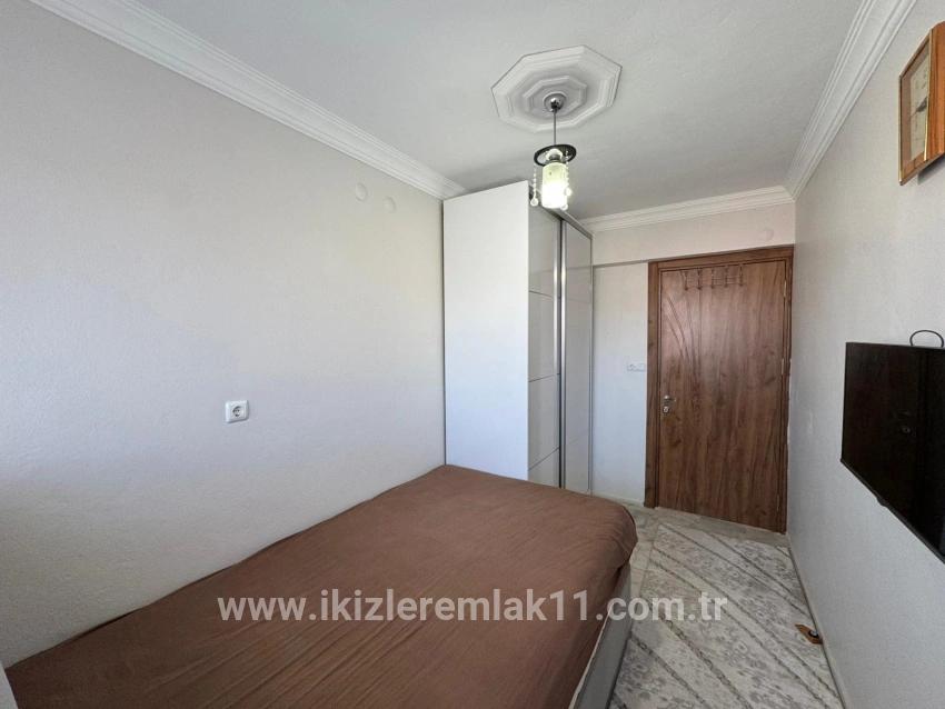 Seferihisar Doğanbey Cumhuriyet Mah. Satılık 4+1 Villa - 165 m²