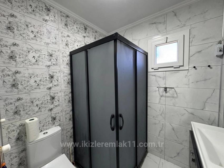 Seferihisar’cumhuriyet Mahallesi, Meltem Tur Sitesi Deniz Tarafında Satılık 4+1 Villa