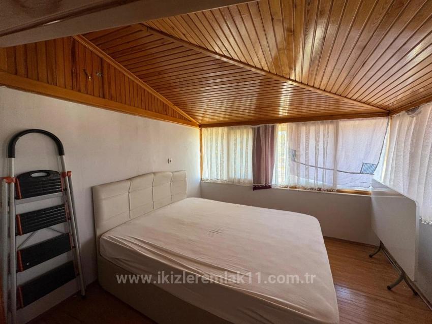 Seferihisar’cumhuriyet Mahallesi, Meltem Tur Sitesi Deniz Tarafında Satılık 4+1 Villa