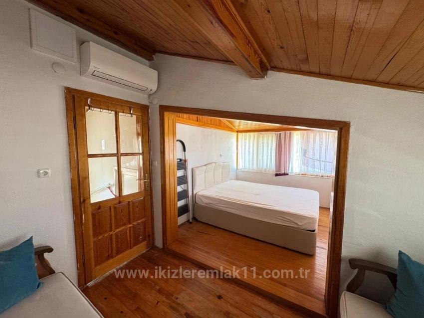 Seferihisar’cumhuriyet Mahallesi, Meltem Tur Sitesi Deniz Tarafında Satılık 4+1 Villa