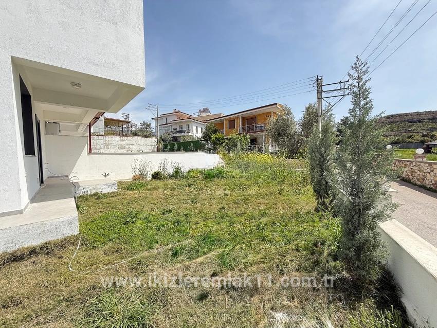 Seferihisar Doğanbey Payamlı Mah. Satılık 3+1 Yazlık - 150 m²