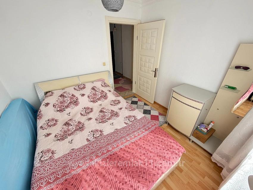 Seferihisar Ürkmez Merkezde Satılık Ara Kat Ferah 2+1 Daire