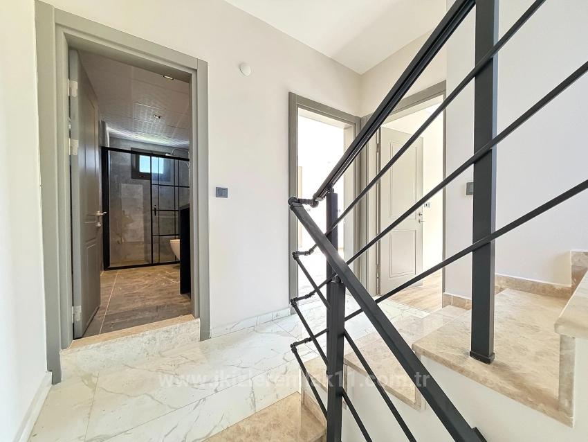 Doğanbey'de Deniz Tarafı Satılık 3+1 Ultra Lüks Villa