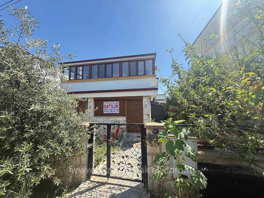 Seferihisar Doğanbey'de Satılık 2+1 Bahçeli Full Eşyalı Villa