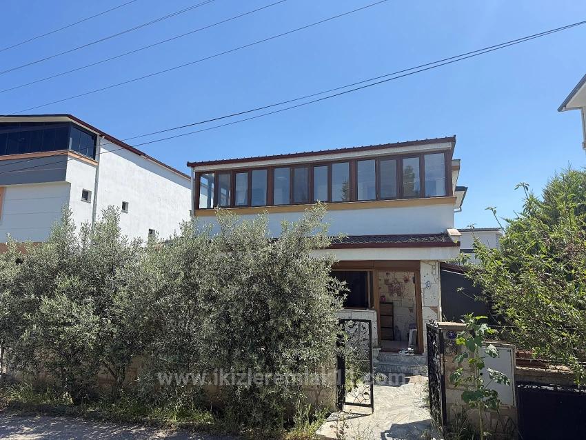 Seferihisar Doğanbey'de Satılık 2+1 Bahçeli Full Eşyalı Villa